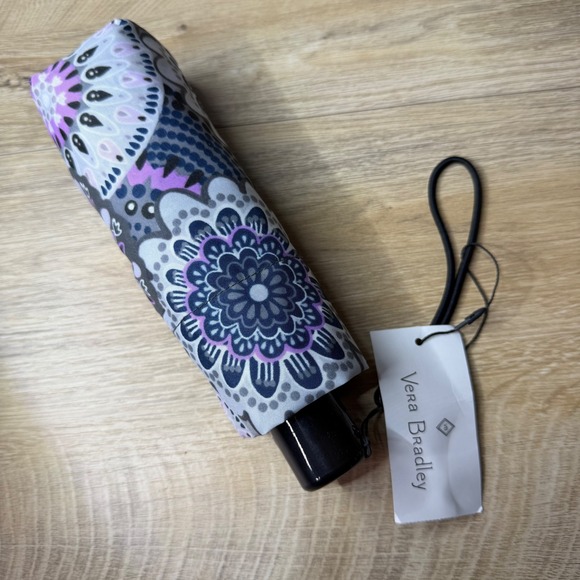 Vera Bradley Accessories - Vera Bradley Automatic Mini Umbrella Mimosa Medallion Travel Compact NWT